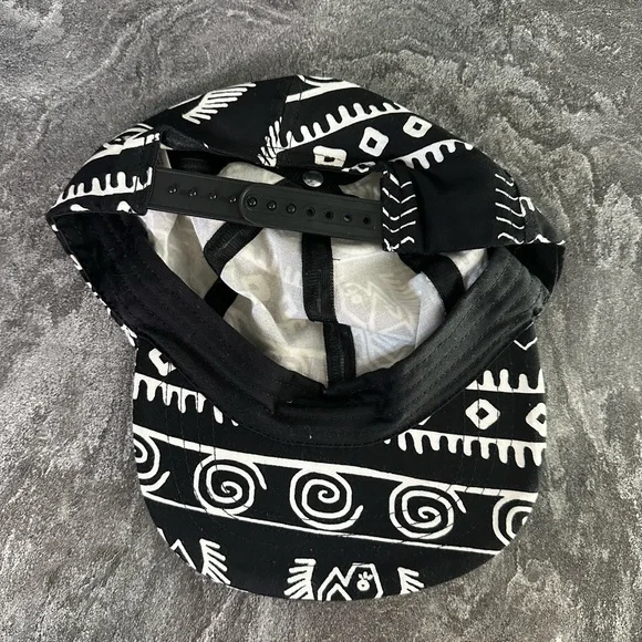 American Apparel Black and White Tribal Printed Flat Brim Hat - Picture 2 of 3